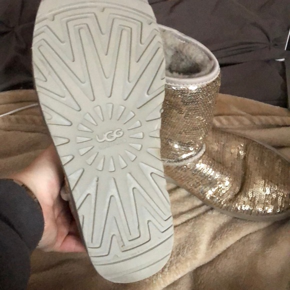 Boots - Picture 3 of 6